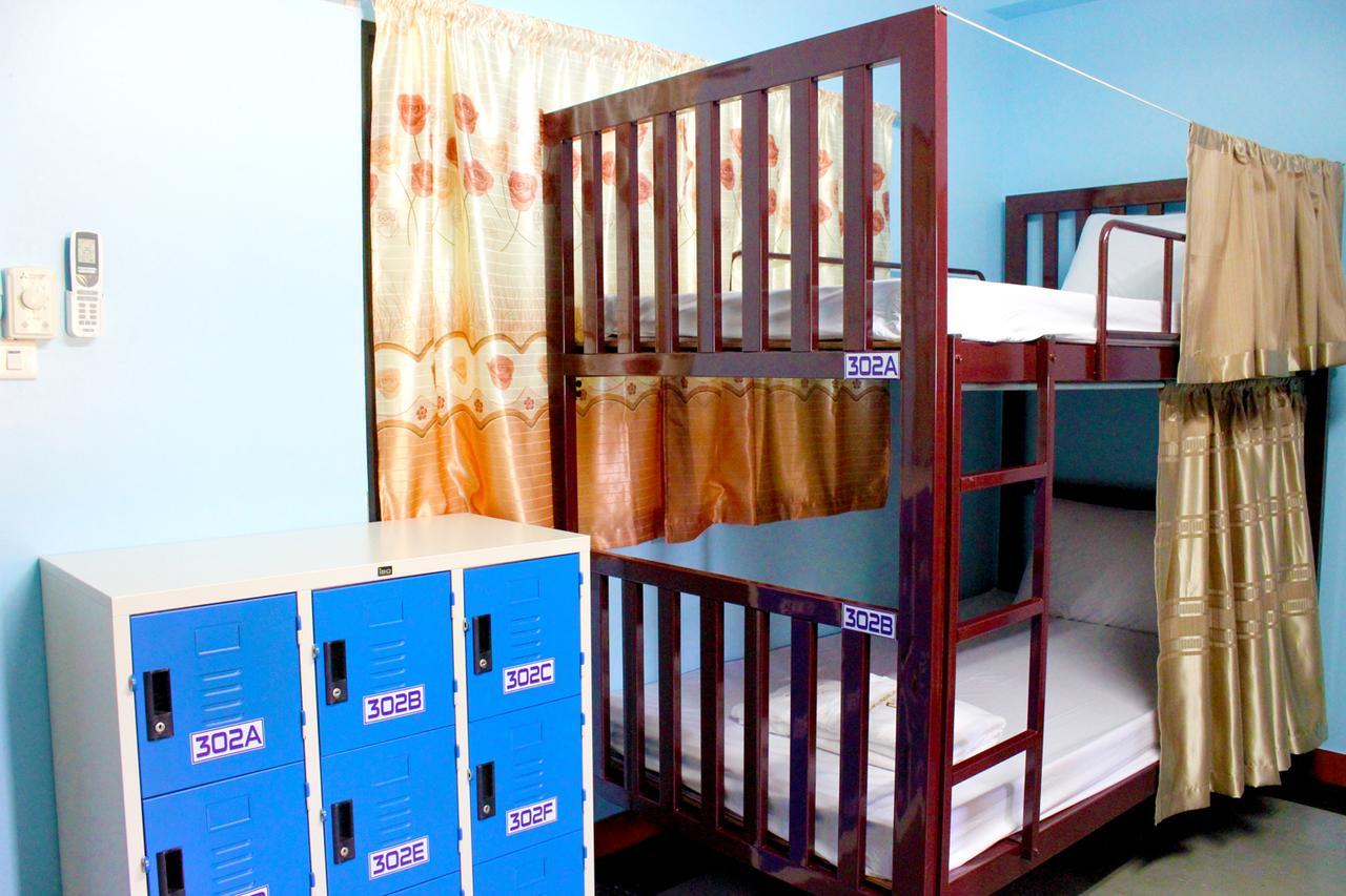 Mixed Dormitory Room